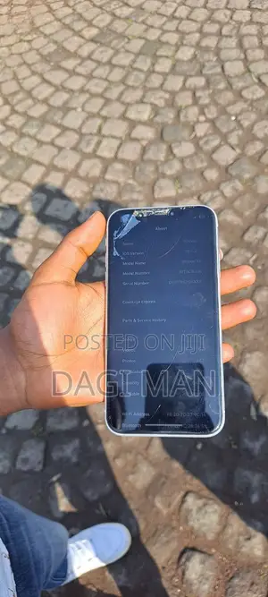 Apple iPhone XR 64 GB White