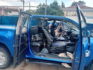 Toyota Hilux 2016 Blue