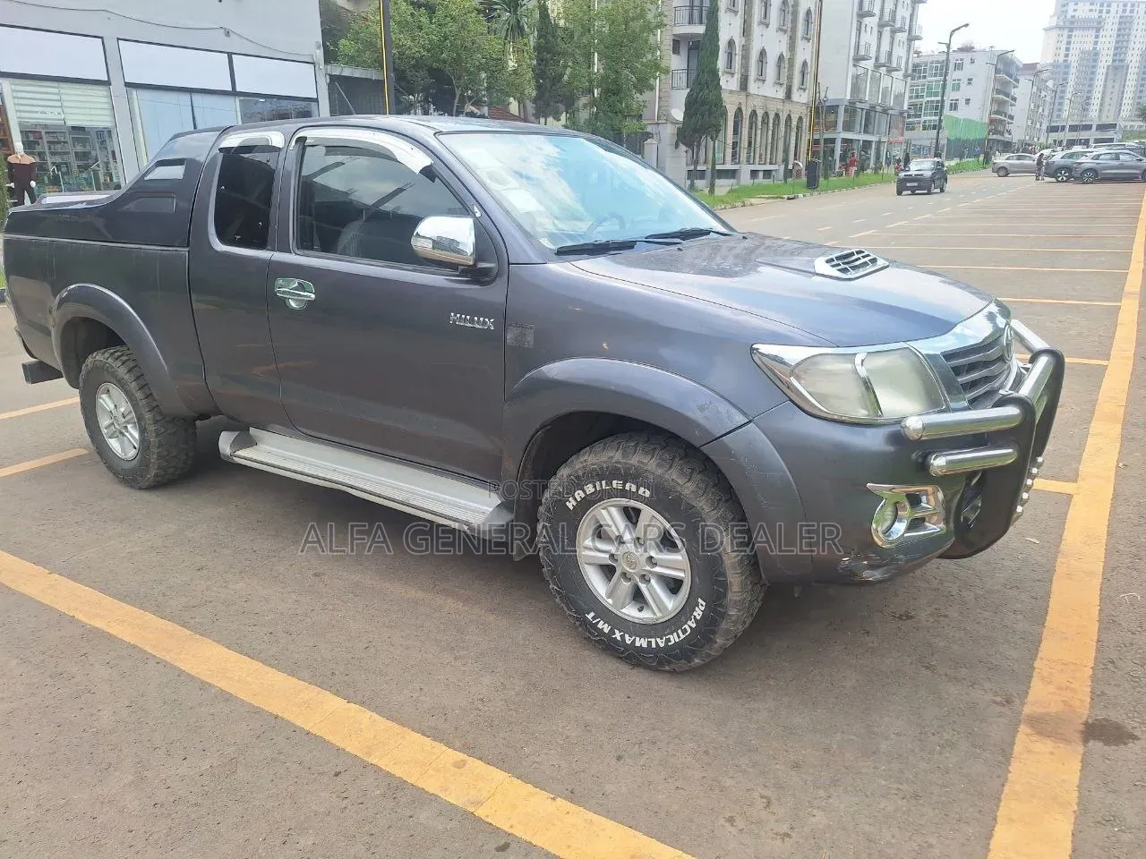 Toyota Hilux 2012 Gray