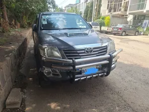 Toyota Hilux 2012 Gray