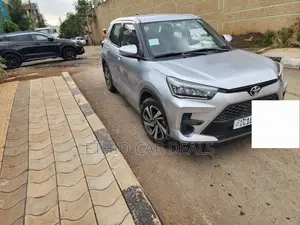 Toyota Raize 2023 Silver
