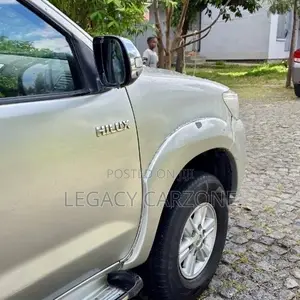 Toyota Hilux 2013 Gold