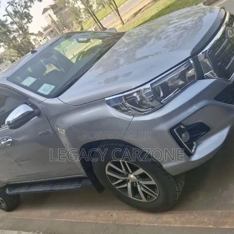 Toyota Hilux 2018 Silver