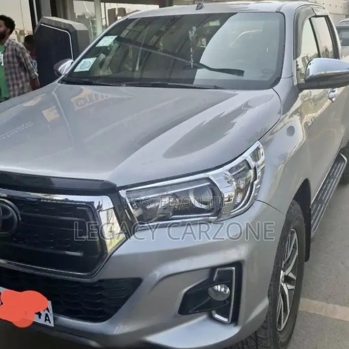 Toyota Hilux 2018 Silver