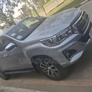 Toyota Hilux 2018 Silver