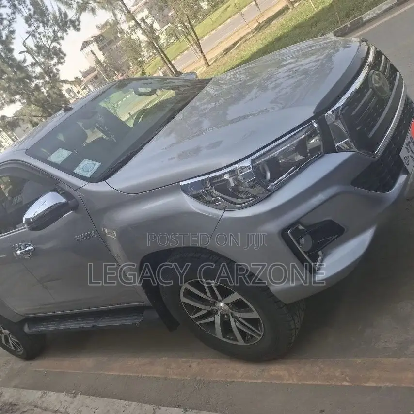 Toyota Hilux 2018 Silver