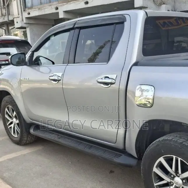 Toyota Hilux 2018 Silver