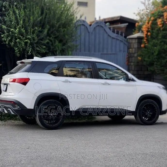 Chevrolet Captiva 2022 White