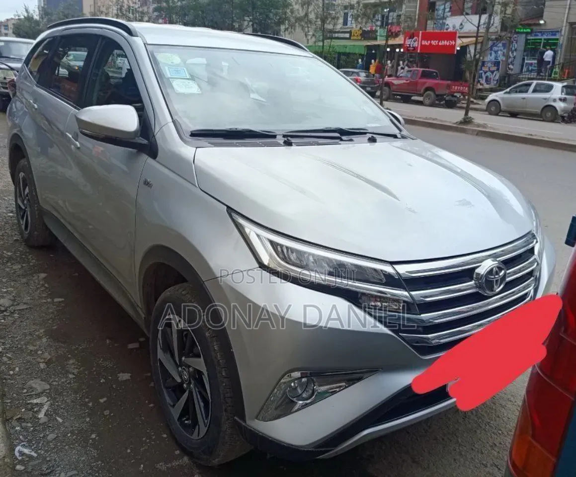 Toyota Rush 2021 Silver