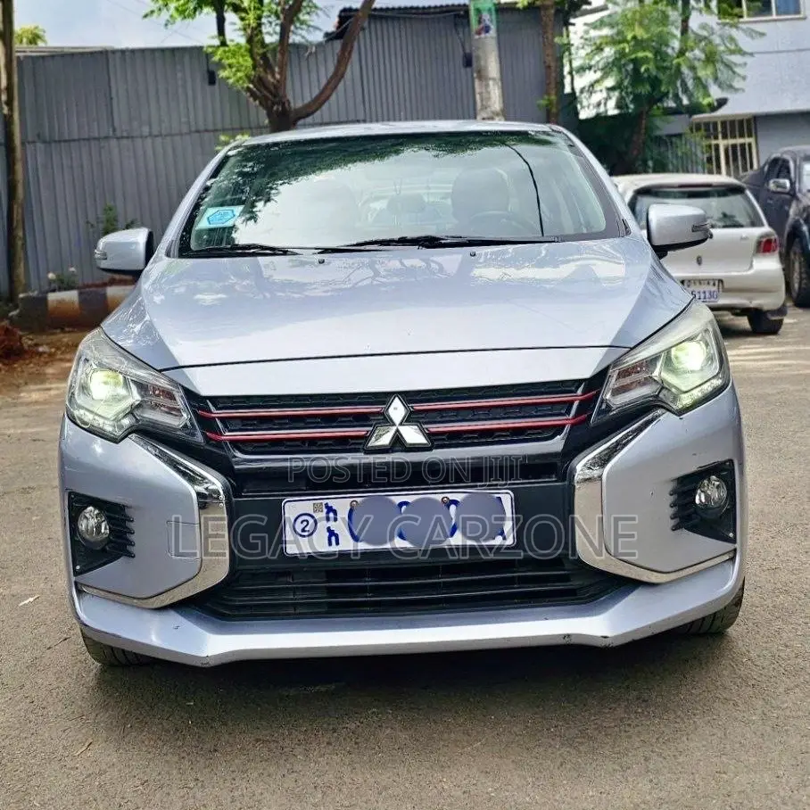 Mitsubishi Attrage 2021 Silver