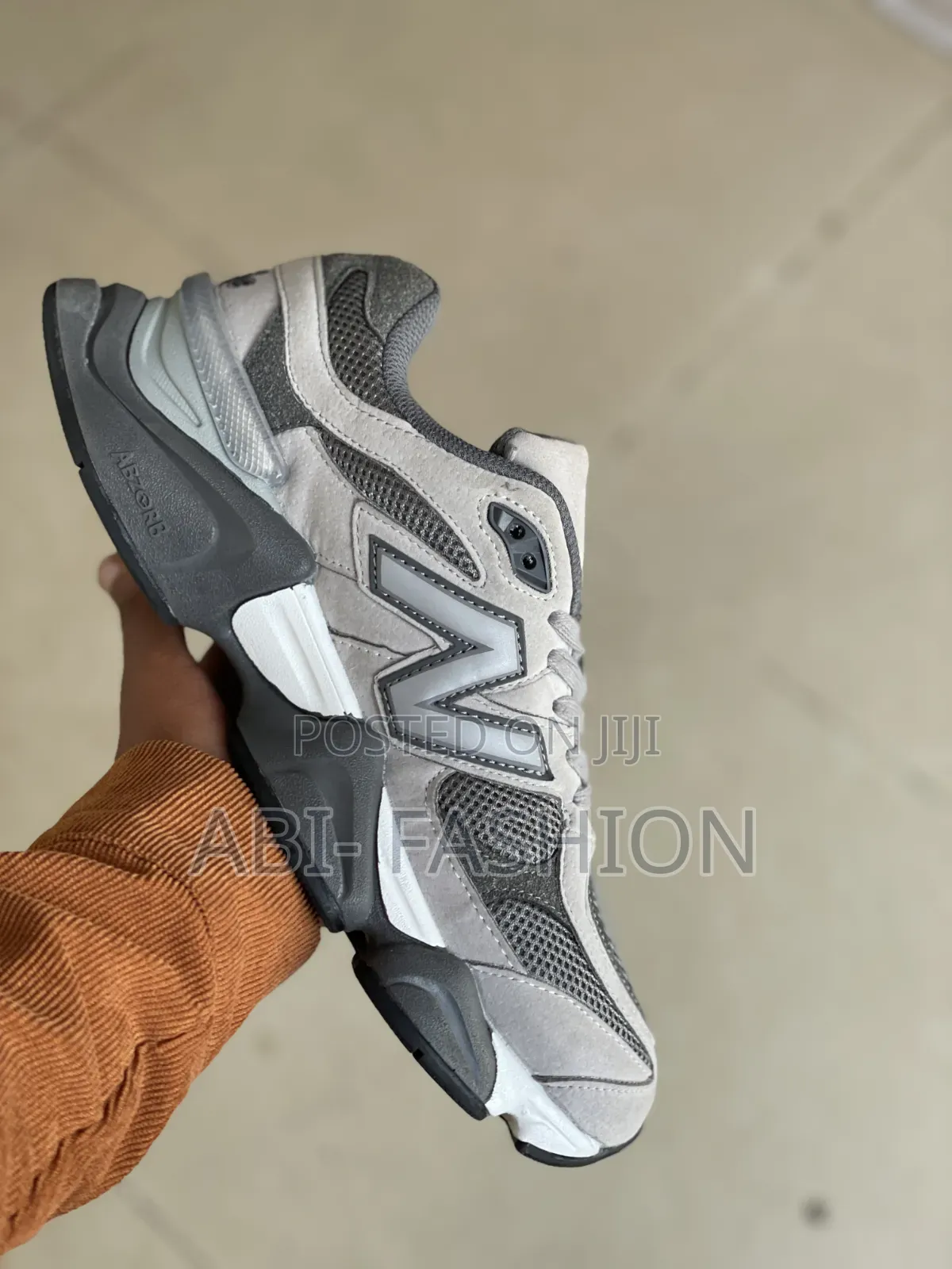 New Balance 9060 Sneakers a Chunky Abzorb Midsole Greyy