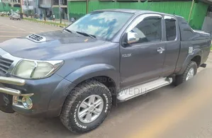 Toyota Hilux 2012 Gray