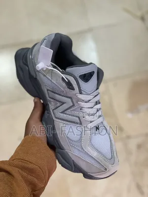 New Balance 9060 Sneakers Chunk Suade