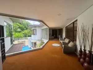 Furnished 12bdrm House in Bole for sale