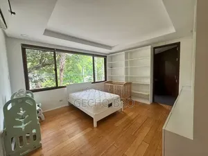 Furnished 12bdrm House in Bole for sale