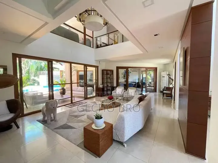 Furnished 12bdrm House in Bole for sale