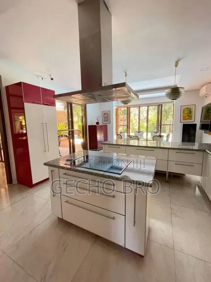 Furnished 12bdrm House in Bole for sale