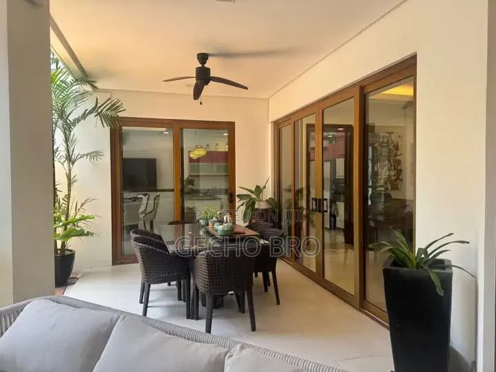 Furnished 12bdrm House in Bole for sale