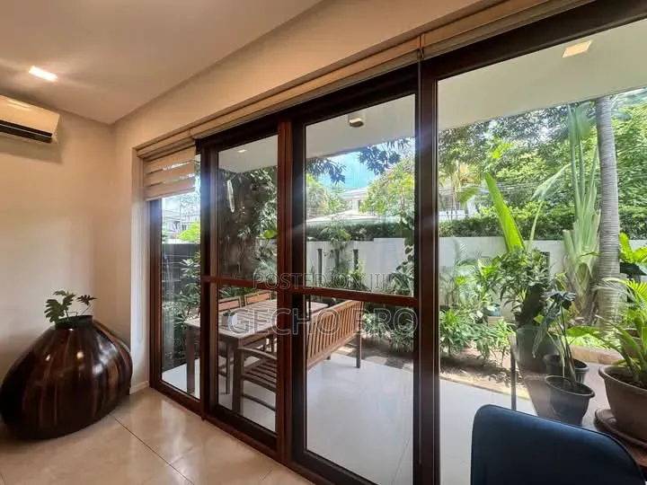 Furnished 12bdrm House in Bole for sale