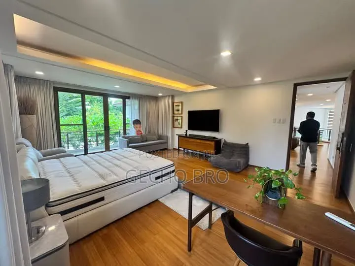 Furnished 12bdrm House in Bole for sale