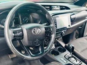 Toyota Hilux 2022 Teal