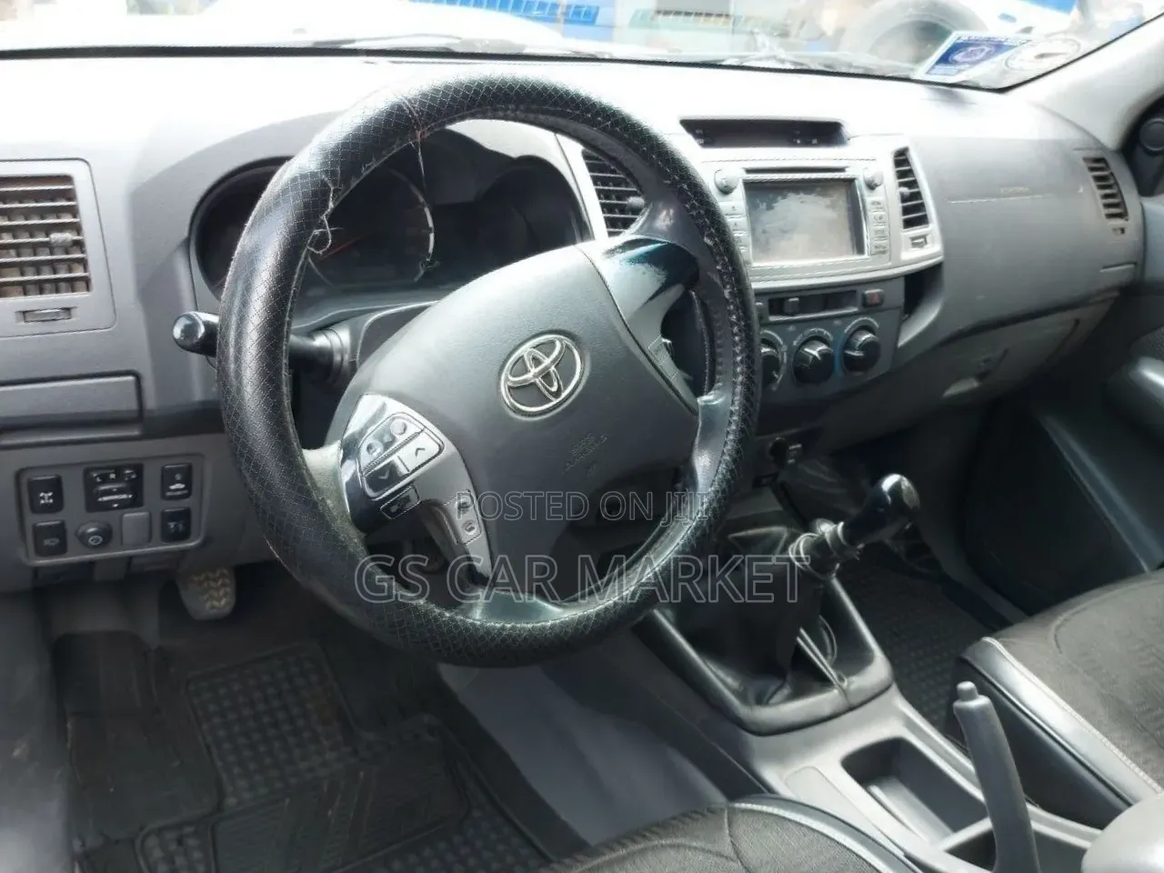 Toyota Hilux 2.5 D-4D 4X4 SRX 2012 Silver