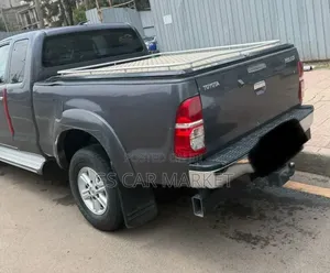 Toyota Hilux 2012 Gray