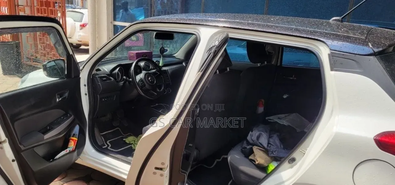 Suzuki Swift 2022 Beige
