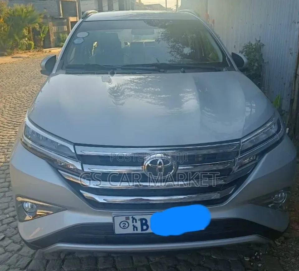 Toyota Rush 2021 Silver