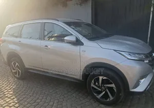 Toyota Rush 2021 Silver