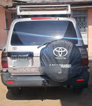 Toyota Land Cruiser 2004 Silver