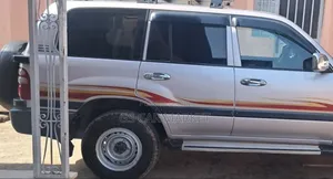 Toyota Land Cruiser 2004 Silver
