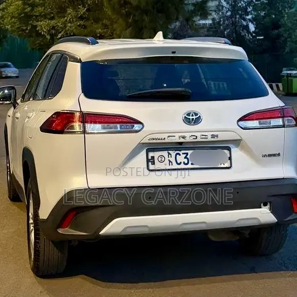 Toyota Corolla Cross Hybrid 2023 White