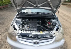 Toyota Platz 2005 Silver