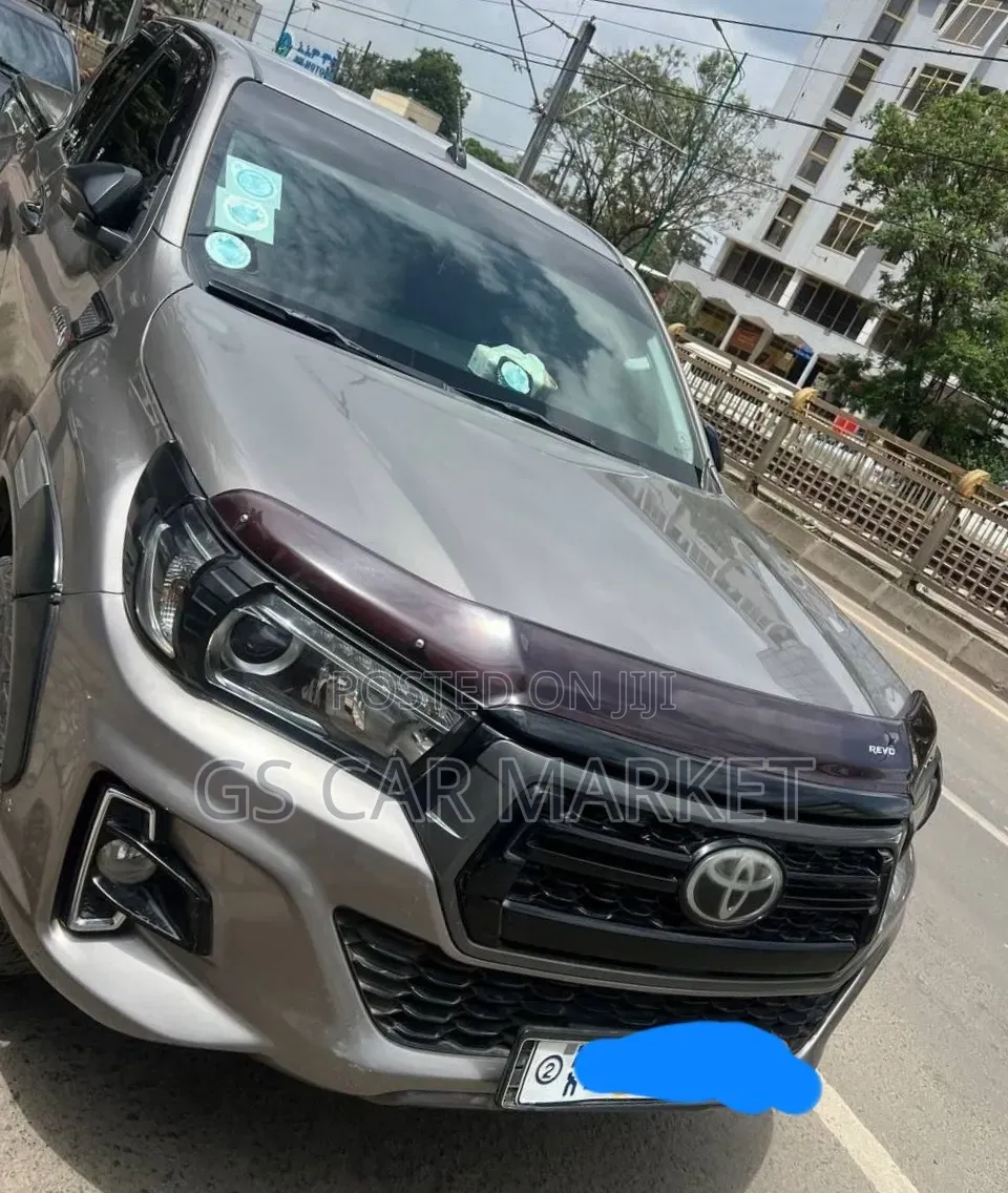 Toyota Hilux 2020 Silver