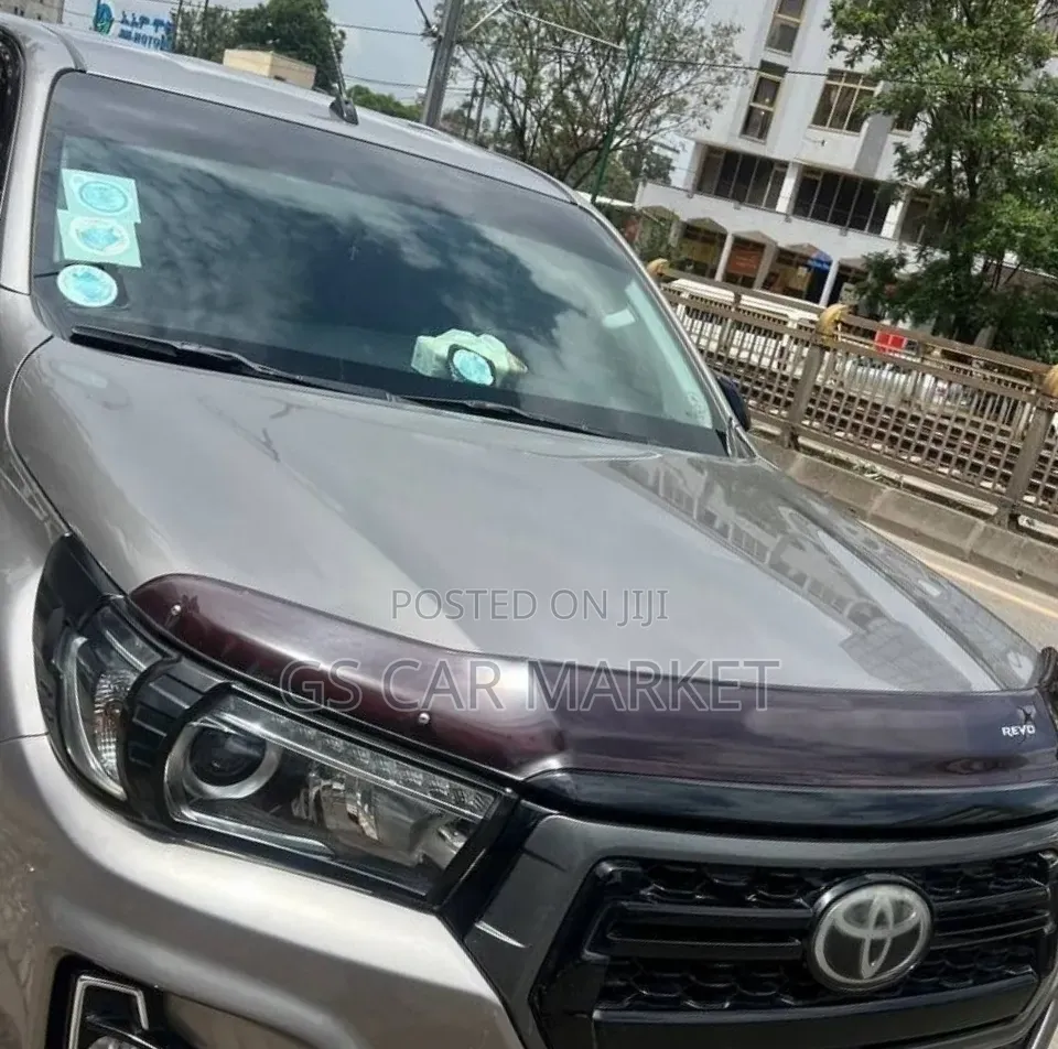 Toyota Hilux 2020 Silver