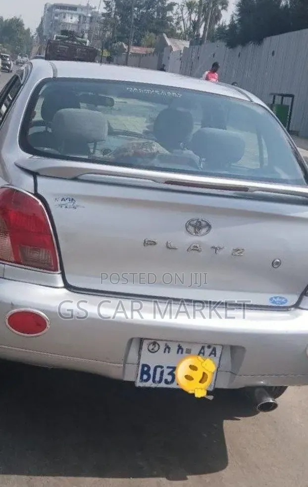 Toyota Platz 2001 Silver