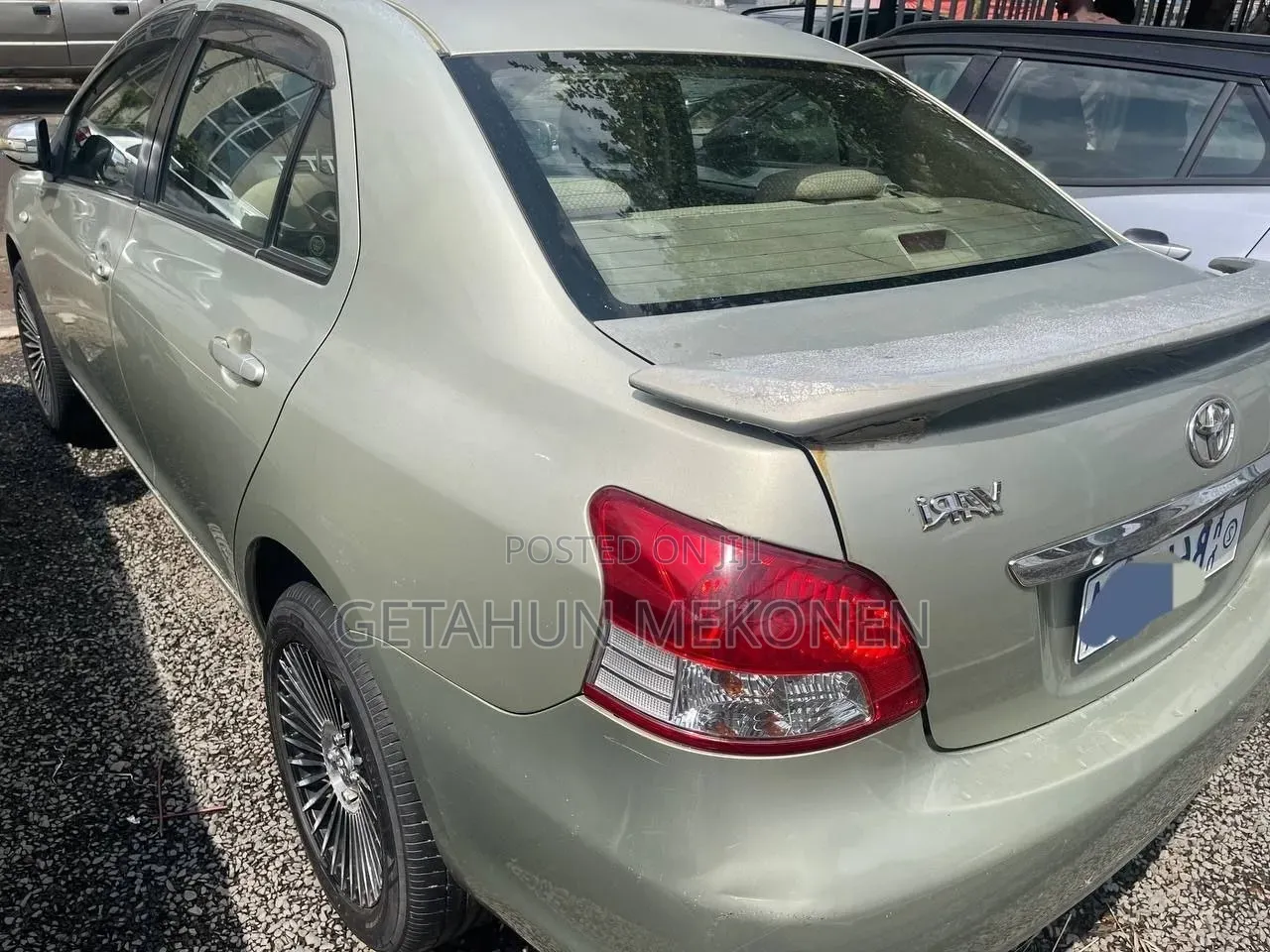 Toyota Belta 2010 Gold