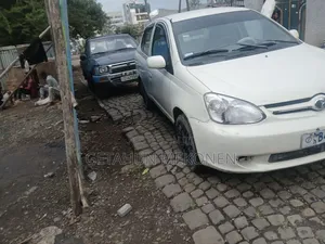 Toyota Platz 2005 White