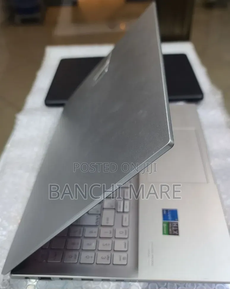 New Laptop Asus Vivobook 15 16GB Intel Core i5 SSD 512GB