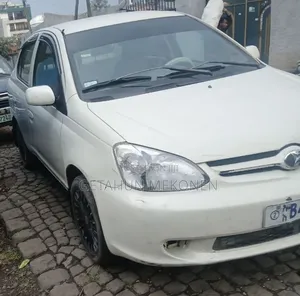 Toyota Platz 2005 White
