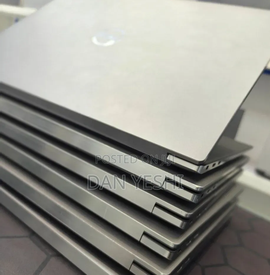New Laptop Dell 16GB Intel Core i7 SSD 512GB