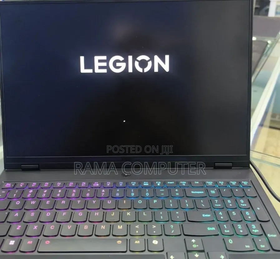 New Laptop Lenovo Legion Pro 7 32GB Intel Core i9 SSD 1T