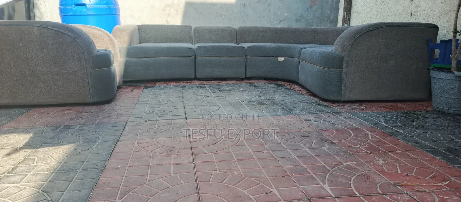 ግማሽ ክብ ሶሊና Sofa