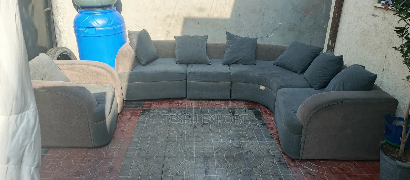 ግማሽ ክብ ሶሊና Sofa