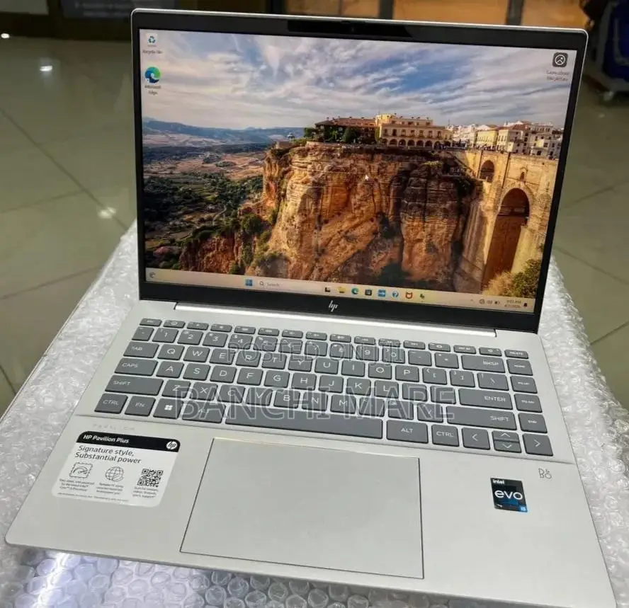 New Laptop HP Pavilion 14 16GB Intel Core i5 SSD 512GB