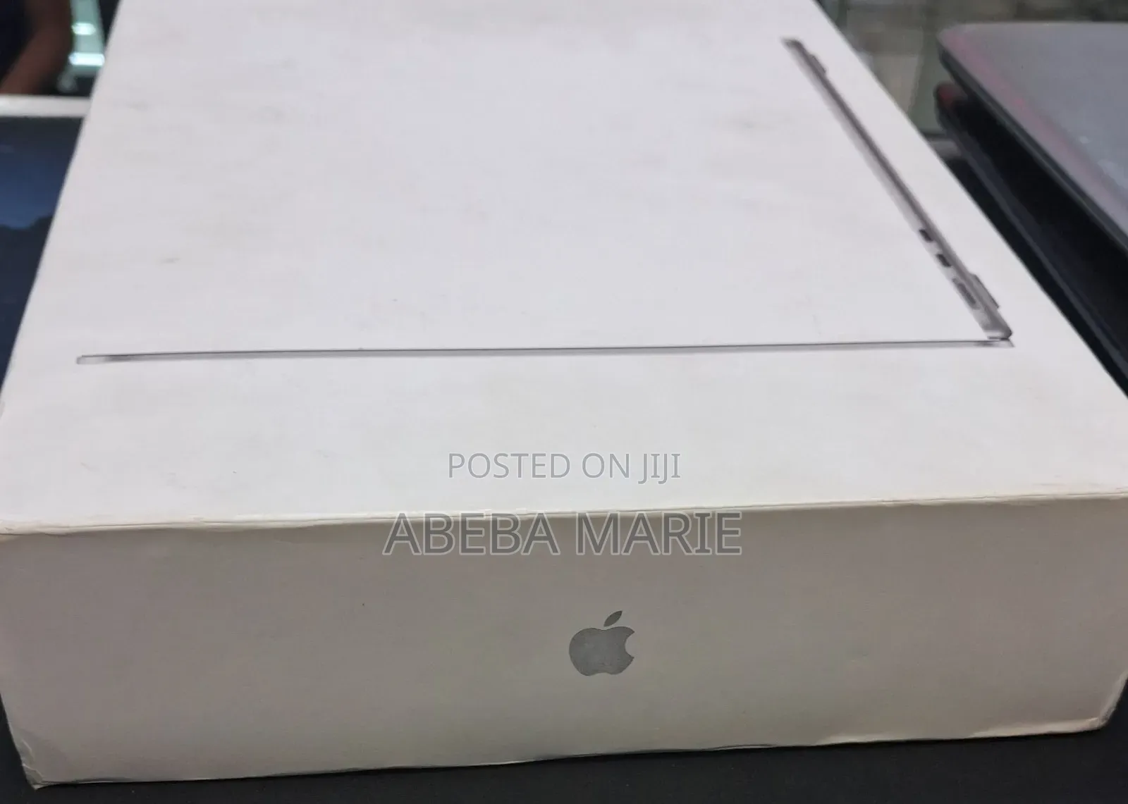 New Laptop Apple MacBook Air 2024 M3 8GB Apple M3 SSD 256GB