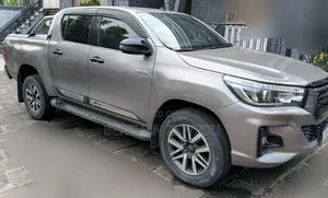 Toyota Hilux 2020 Gray