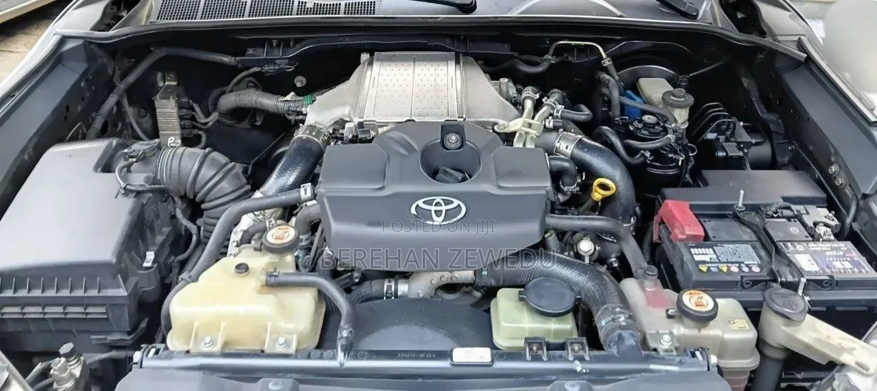 Toyota Hilux 2020 Gray