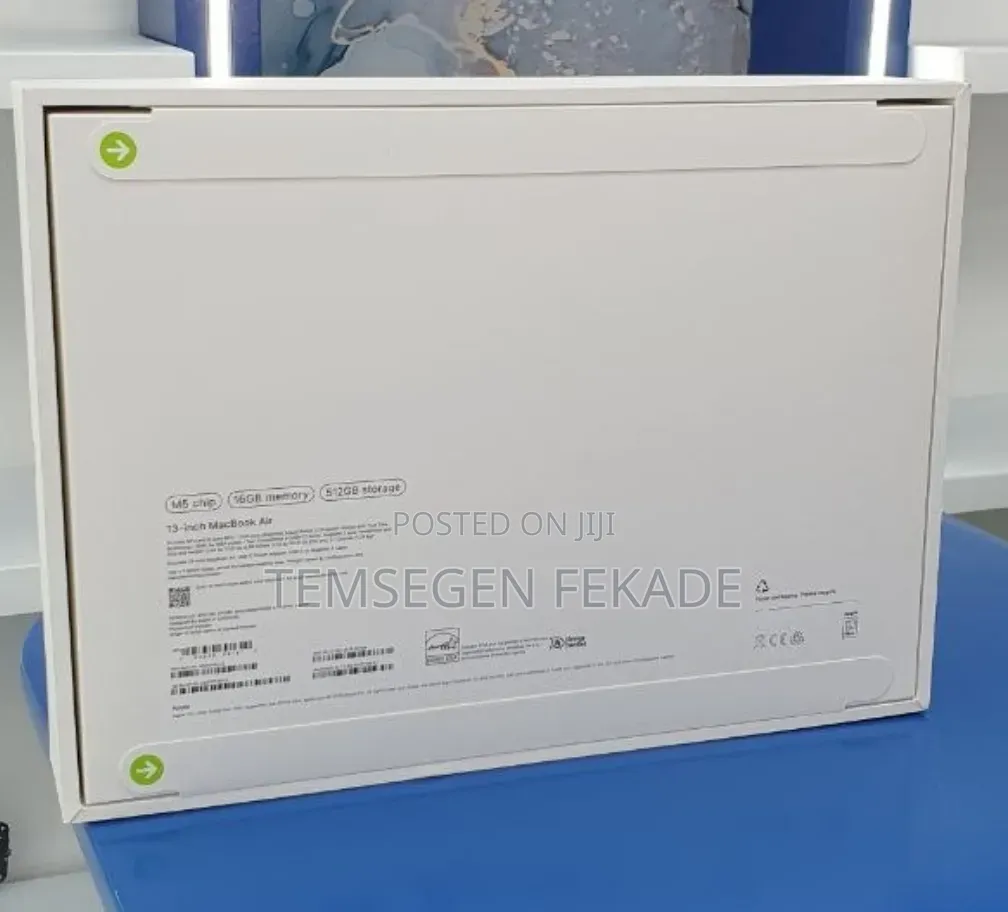New Laptop Apple MacBook Pro 2025 M5 16GB Apple M5 SSD 512GB